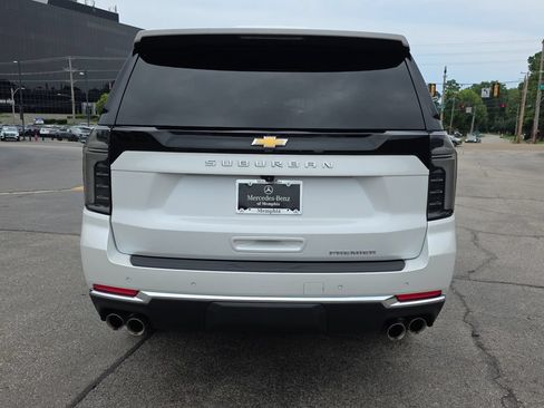 Used 2025 Chevrolet Suburban Premier RWD image 4