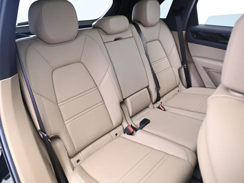 Used 2019 Porsche Cayenne E-Hybrid image 19