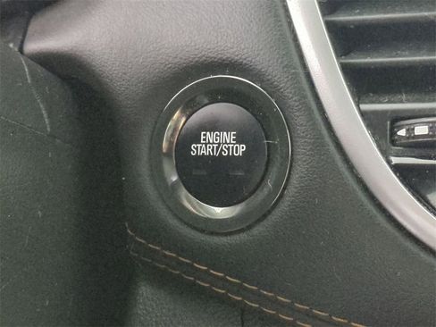 Certified 2022 Chevrolet Trax LT w/ LT Convenience Package image 16