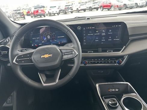 New 2026 Chevrolet Equinox LT w/ Convenience Package II AWD/4WD image 24