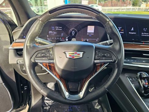 Certified 2023 Cadillac Escalade Premium Luxury image 28
