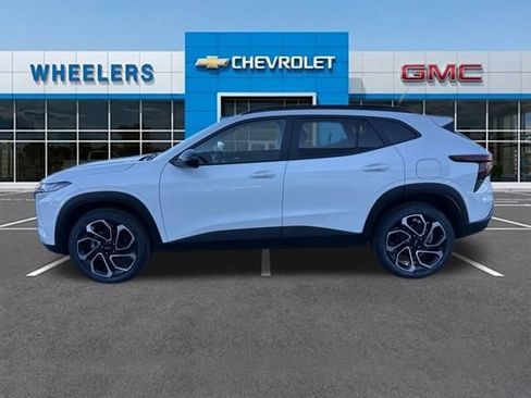 Certified 2024 Chevrolet Trax RS w/ Driver Confidence Package image 2