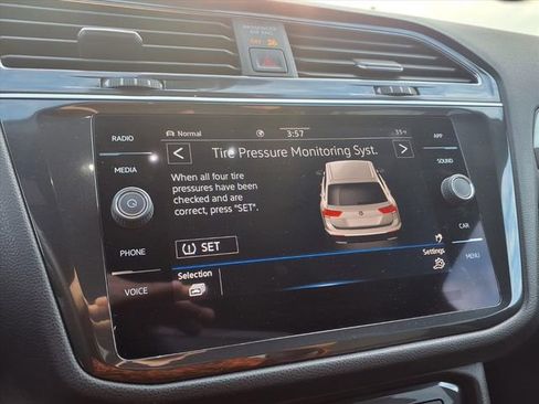 Used 2023 Volkswagen Tiguan SE R-Line image 66