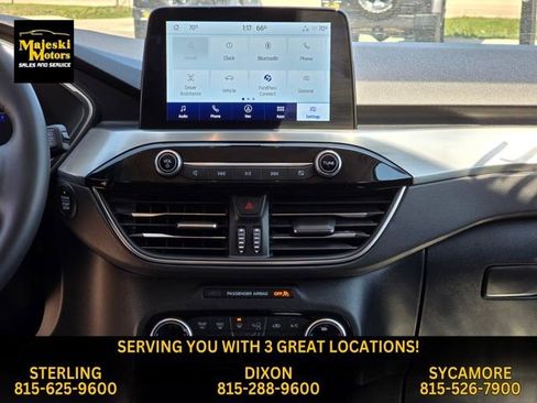 Used 2022 Ford Escape Titanium image 29