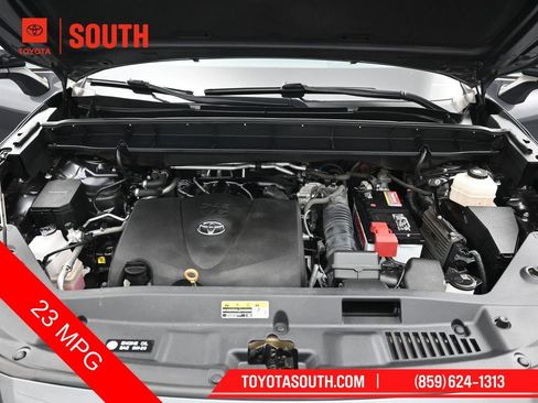 Used 2021 Toyota Highlander XSE AWD/4WD image 39