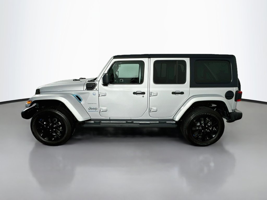 Used 2023 Jeep Wrangler Unlimited Sahara w/ Cold Weather Group AWD/4WD image 4