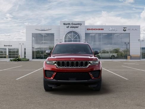Used 2025 Jeep Grand Cherokee 4WD image 6
