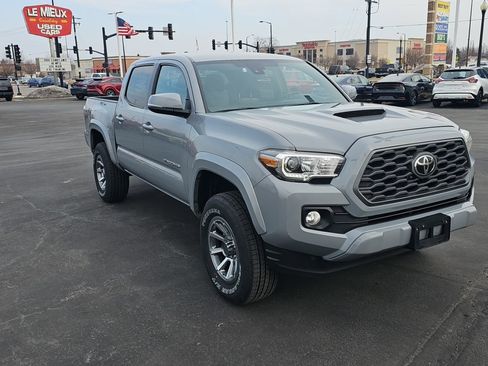 Used 2020 Toyota Tacoma TRD Sport image 1