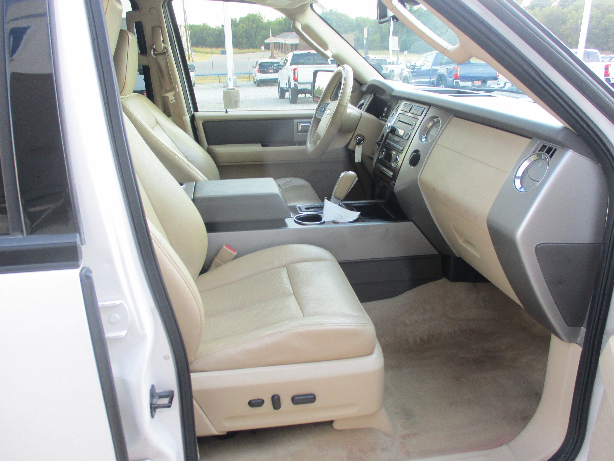 Used 2011 Ford Expedition EL XLT w/ 202A Rapid Spec Order Code RWD image 10