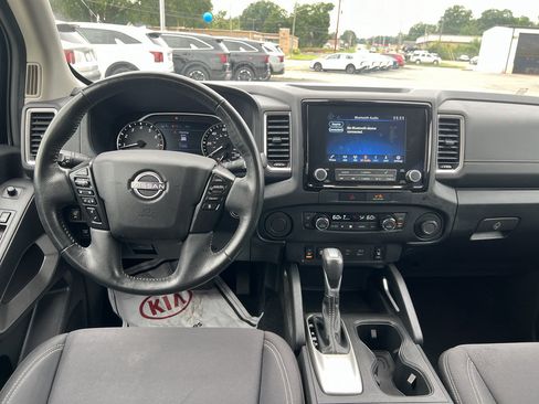 Used 2022 Nissan Frontier SV RWD image 21