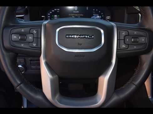 Used 2024 GMC Yukon Denali w/ Denali Reserve Package AWD/4WD image 16