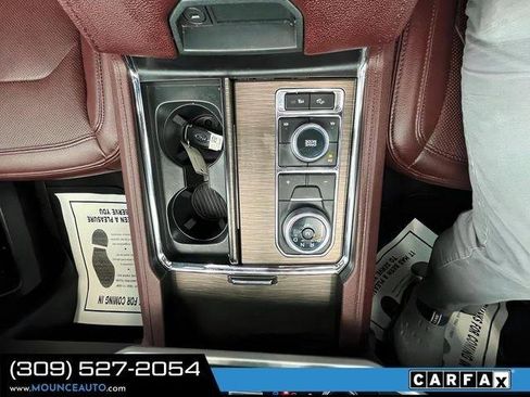 Used 2024 Ford Expedition Limited image 22