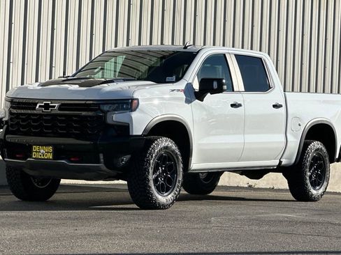 Used 2025 Chevrolet Silverado 1500 ZR2 w/ Technology Package image 8