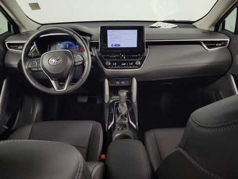 Used 2024 Toyota Corolla Cross XLE FWD image 25