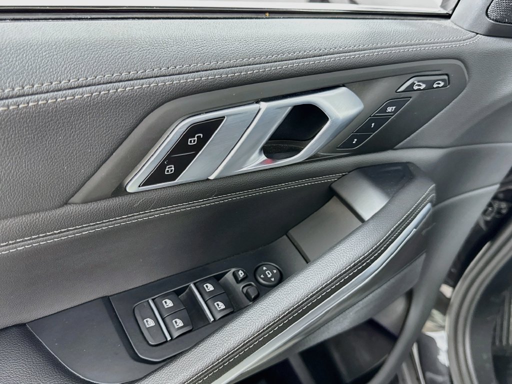 Used 2021 BMW X6 xDrive40i AWD/4WD image 19