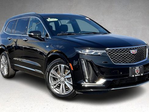 Used 2024 Cadillac XT6 Premium Luxury image 2