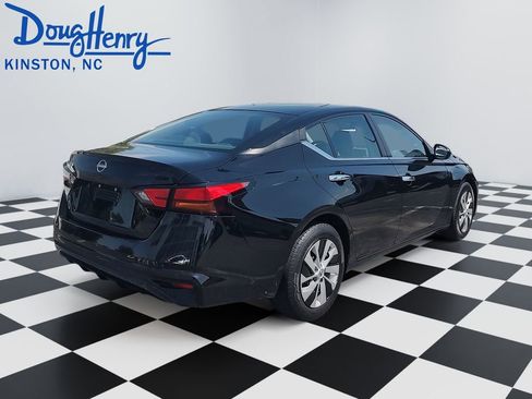 Used 2023 Nissan Altima 2.5 S FWD image 5