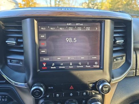 Used 2019 RAM 1500 Laramie AWD/4WD image 16