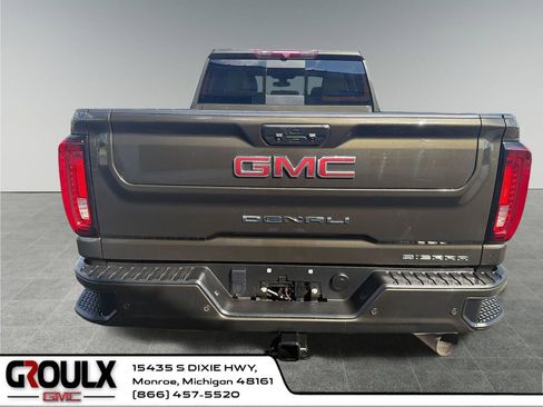 Used 2023 GMC Sierra 2500 Denali AWD/4WD image 5