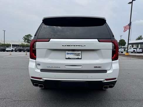 New 2026 GMC Yukon Denali AWD/4WD image 9