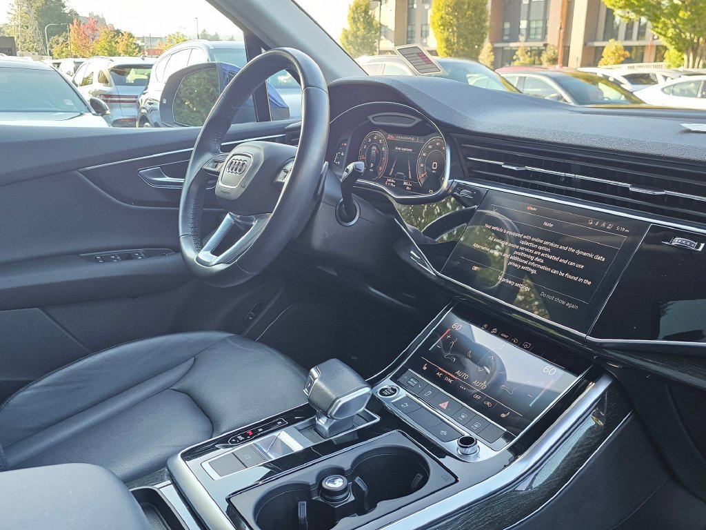 Used 2022 Audi Q7 2.0T Premium w/ Convenience Package AWD/4WD image 32
