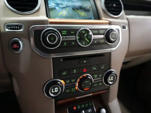 Used 2016 Land Rover LR4 HSE LUX AWD/4WD image 25