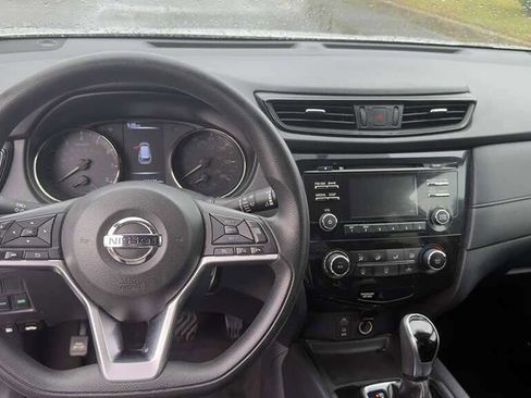 Used 2017 Nissan Rogue S image 10