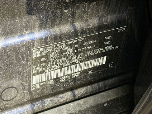 Used 2023 Toyota Venza LE image 32