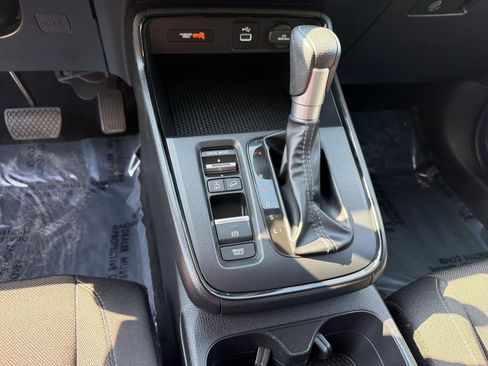 Used 2025 Honda CR-V LX image 17