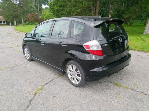 Used 2011 Honda Fit Sport image 8