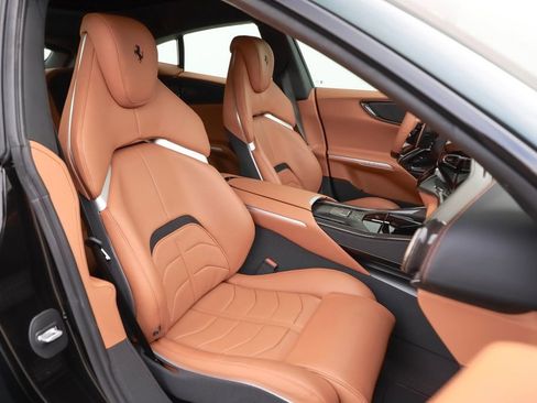 Certified 2025 Ferrari Purosangue image 12