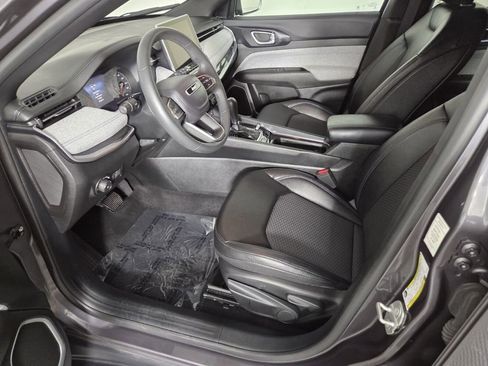 Used 2024 Jeep Compass Latitude AWD/4WD image 13