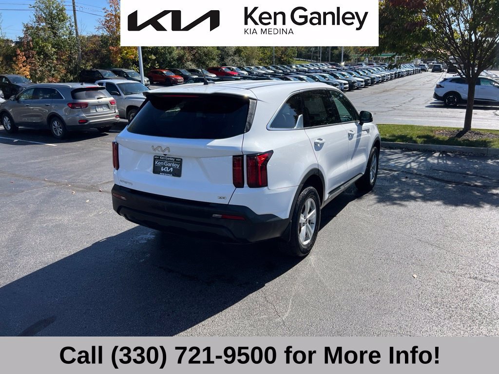 Certified 2023 Kia Sorento LX AWD/4WD image 11
