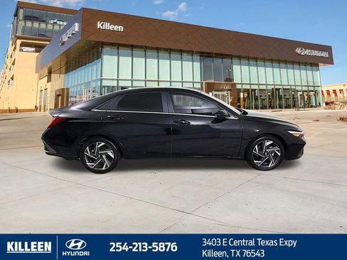 Used 2024 Hyundai Elantra SEL w/ Convenience Package FWD image 9