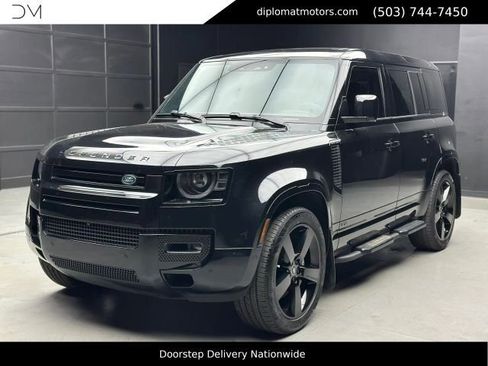 Used 2025 Land Rover Defender 110 V8 AWD/4WD image 1