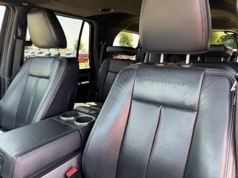 Used 2015 Ford Expedition Platinum RWD image 12