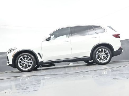Used 2021 BMW X5 xDrive40i w/ Premium Package 3 AWD/4WD image 34