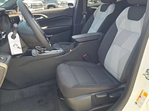 New 2026 Chevrolet Trax RS w/ Sunroof Package FWD image 18