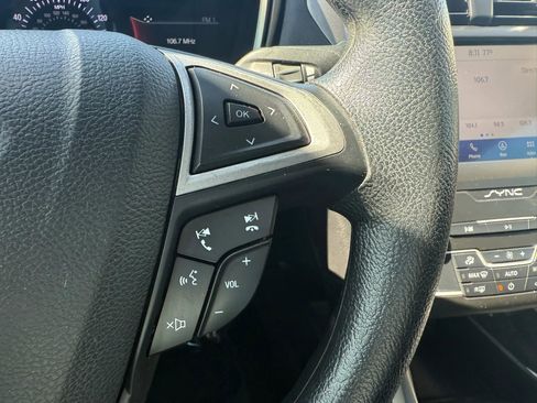 Used 2020 Ford Fusion SE FWD image 12