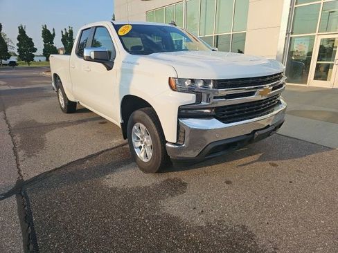 Used 2020 Chevrolet Silverado 1500 LT w/ Convenience Package image 3