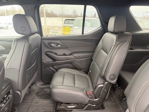 Used 2023 Chevrolet Traverse LT image 26