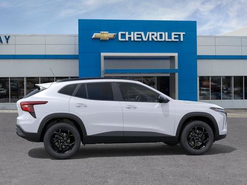 New 2026 Chevrolet Trax LT w/ Driver Confidence Package FWD image 37