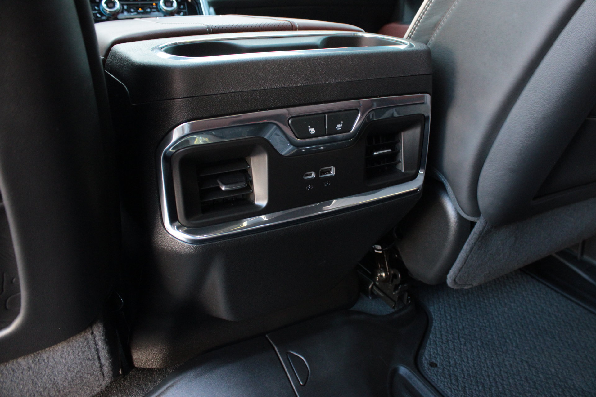 Used 2024 GMC Sierra 2500 Denali Ultimate w/ Max Trailering Package AWD/4WD image 23