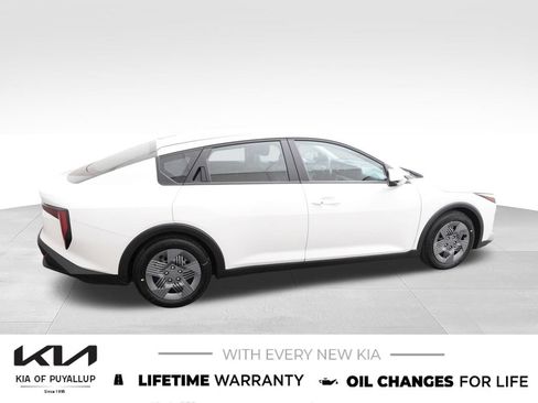 New 2026 Kia K4 FWD image 4