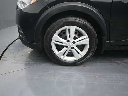 Used 2018 Nissan Kicks S FWD image 9