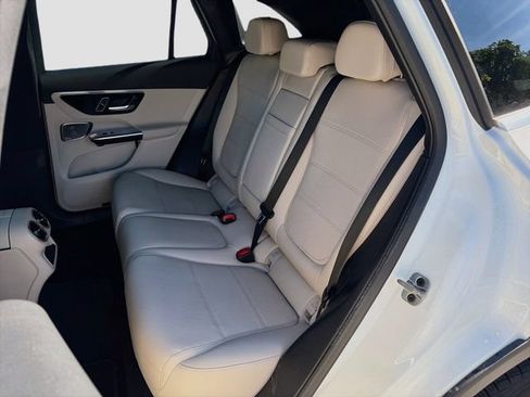 Used 2026 Mercedes-Benz GLC 300 4MATIC image 26