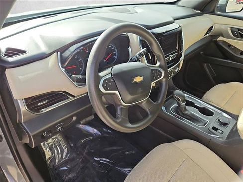 Used 2023 Chevrolet Traverse LS FWD image 10
