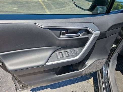 Used 2025 Toyota RAV4 XLE AWD/4WD image 20