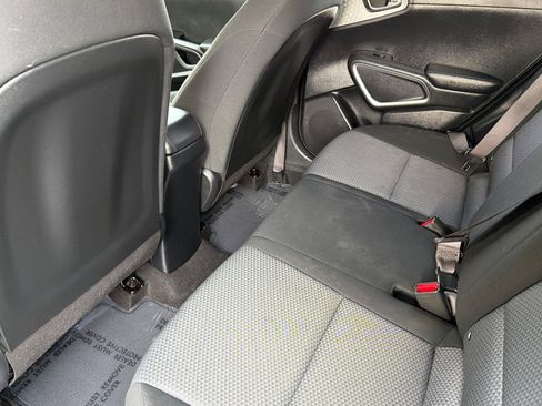 Used 2023 Kia Soul LX w/ LX Technology Package FWD image 9