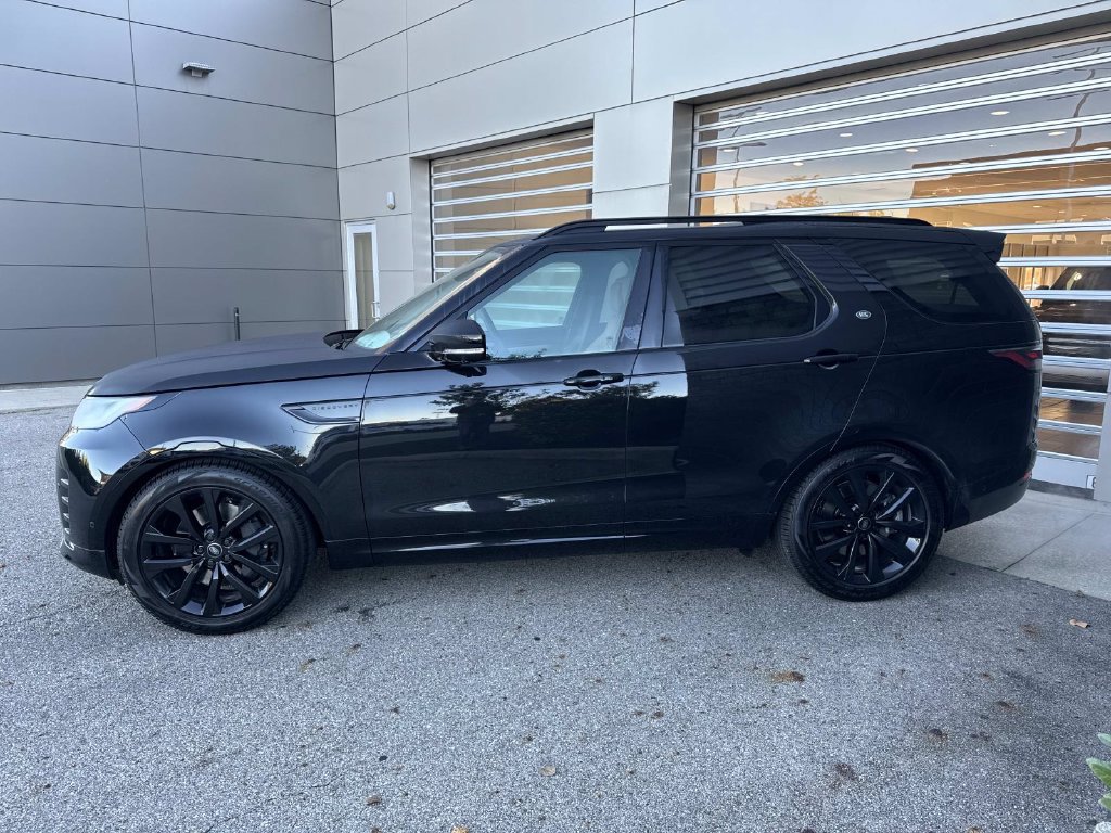 New 2026 Land Rover Discovery Limited Edition AWD/4WD image 4